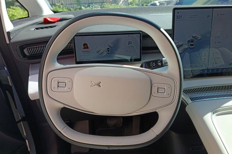 Used XPeng X9 2024 640 All-Wheel Drive High-Performance Max Steering Wheel