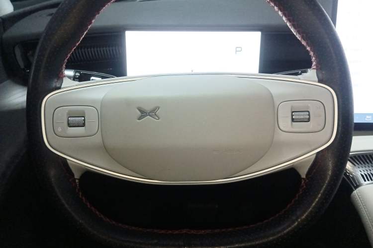 Used XPeng X9 2024 702 Ultra-Long Range Max Steering Wheel