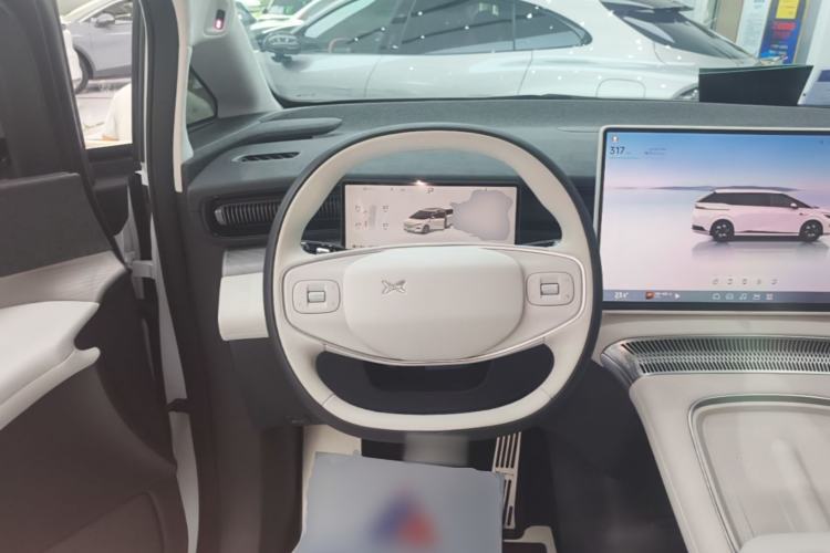 Used XPeng X9 2024 702 Ultra-Long Range Max Steering Wheel