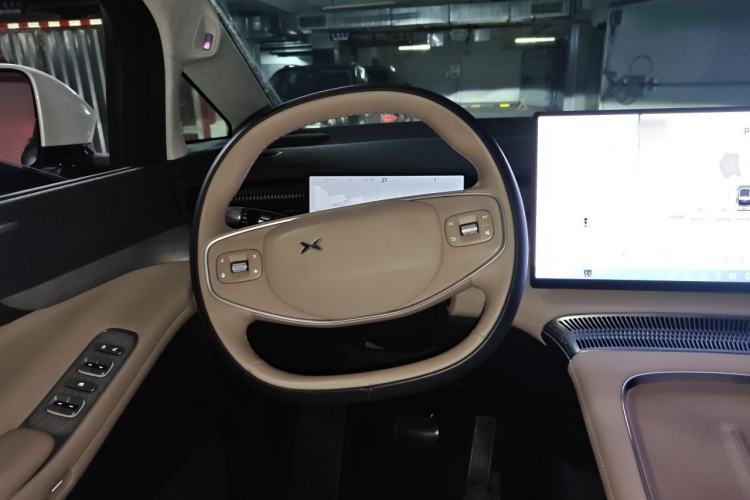 Used XPeng X9 2024 702 Ultra-Long Range Pro Steering Wheel