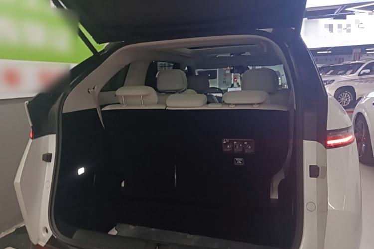 Used XPeng X9 2024 702 Ultra-Long Range Max Trunk