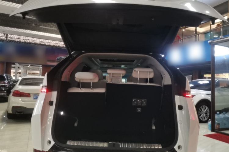 Used XPeng X9 2024 702 Ultra-Long Range Max Trunk