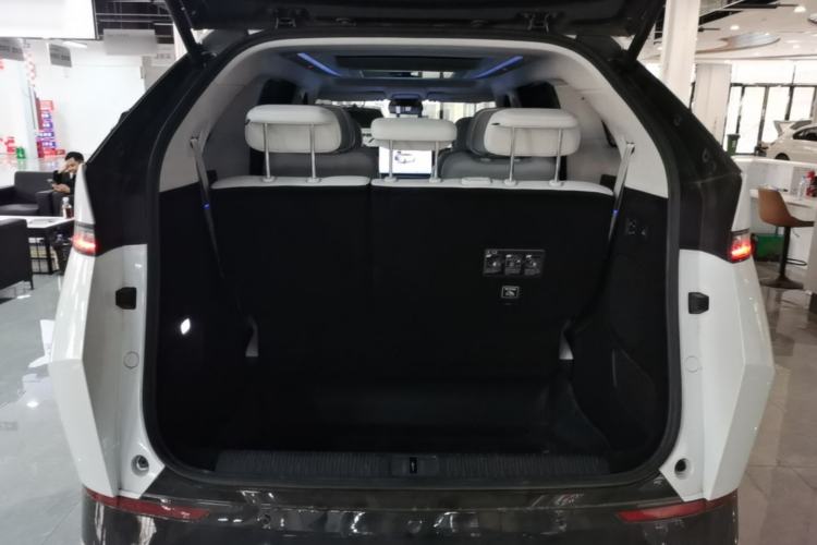 Used XPeng X9 2024 640 All-Wheel Drive High-Performance Max Trunk