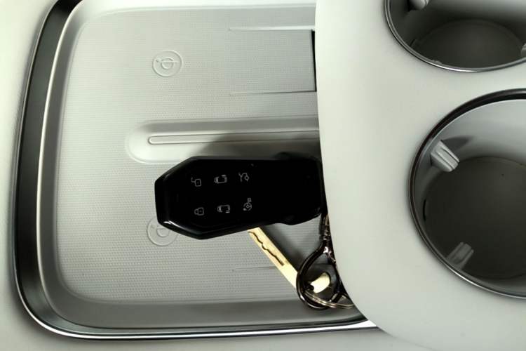 Used XPeng X9 2024 702 Ultra-Long Range Pro Vehicle Key