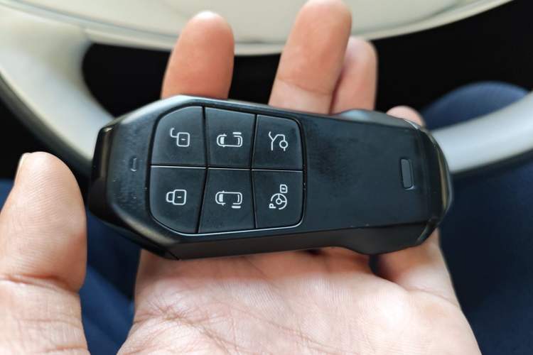 Used XPeng X9 2024 702 Ultra-Long Range Pro Vehicle Key