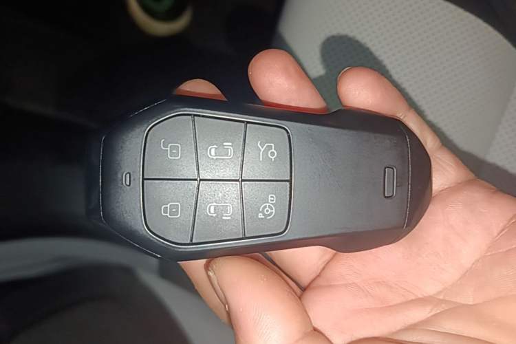 Used XPeng X9 2024 702 Ultra-Long Range Max Vehicle Key