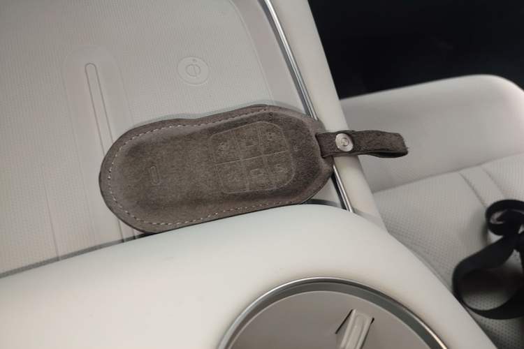 Used XPeng X9 2024 610 Long-Range Pro Vehicle Key