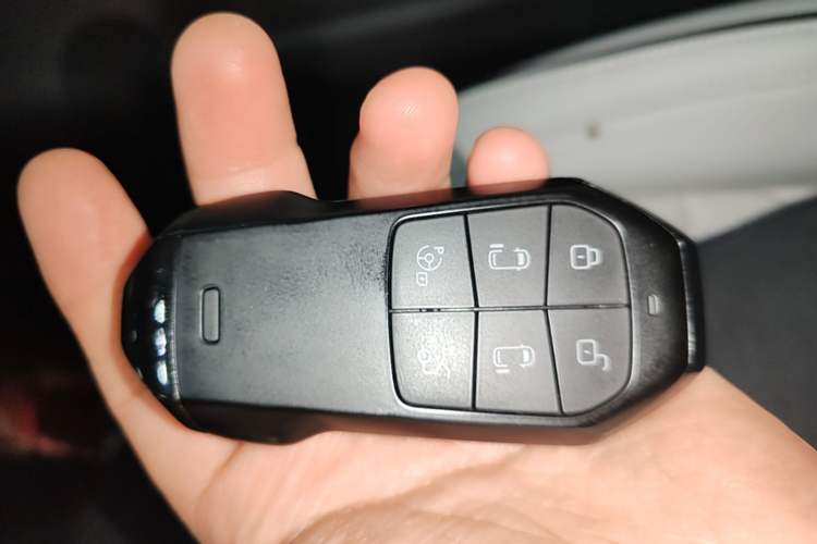 Used XPeng X9 2024 640 All-Wheel Drive High-Performance Max Vehicle Key