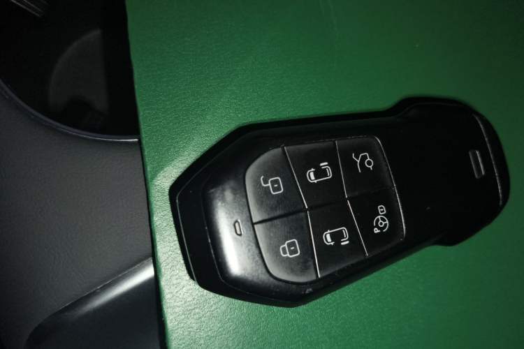 Used XPeng X9 2024 610 Long-Range Pro Vehicle Key