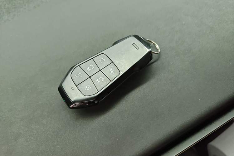 Used XPeng X9 2024 702 Ultra-Long Range Max Vehicle Key