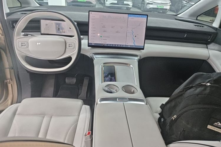 Used XPeng X9 2024 702 Ultra-Long Range Max Center Console