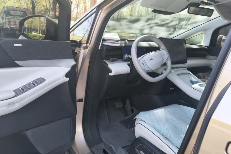 Used XPeng X9 2024 702 Ultra-Long Range Pro Driver Seat