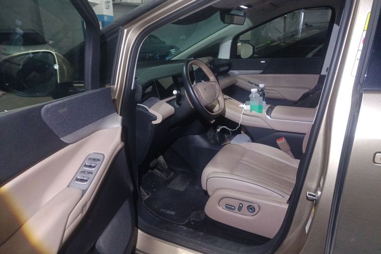 Used XPeng X9 2024 640 All-Wheel Drive High-Performance Max Driver Seat