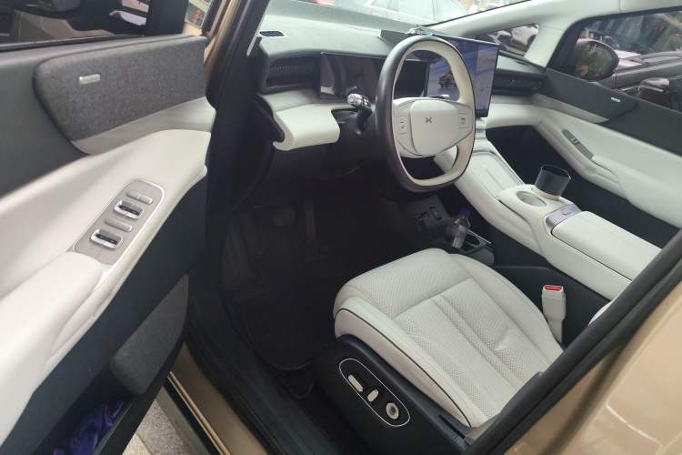 Used XPeng X9 2024 640 All-Wheel Drive High-Performance Max Driver Seat