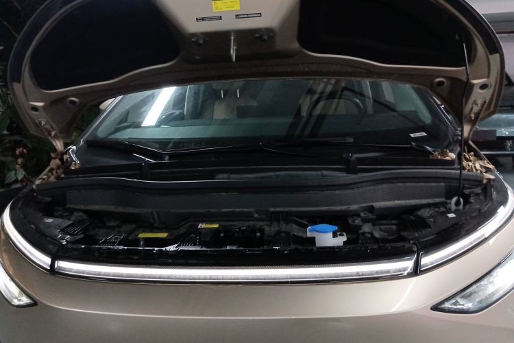 Used XPeng X9 2024 702 Ultra-Long Range Pro Engine Bay