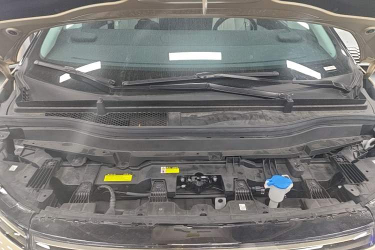Used XPeng X9 2024 702 Ultra-Long Range Max Engine Bay