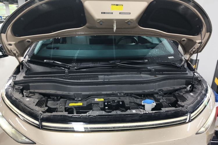 Used XPeng X9 2024 640 All-Wheel Drive High-Performance Max Engine Bay