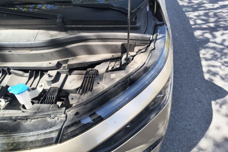Used XPeng X9 2024 702 Ultra-Long Range Pro Engine Bay Left