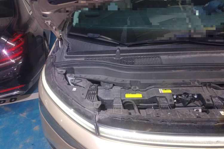 Used XPeng X9 2024 640 All-Wheel Drive High-Performance Max Engine Bay Right