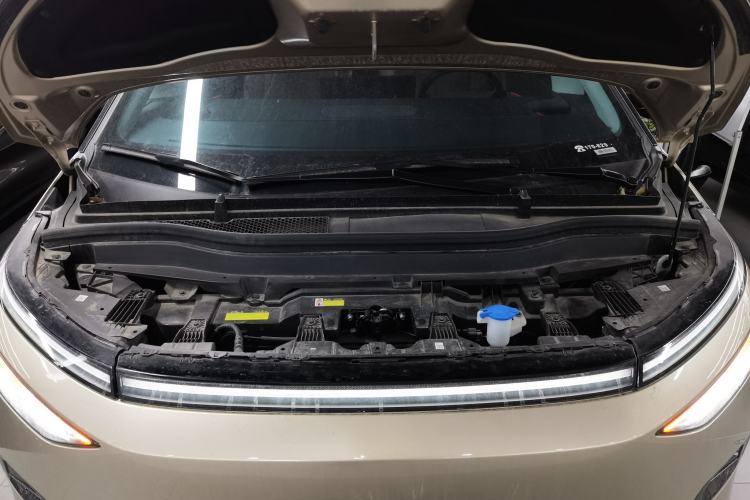 Used XPeng X9 2024 702 Ultra-Long Range Pro Engine Bay