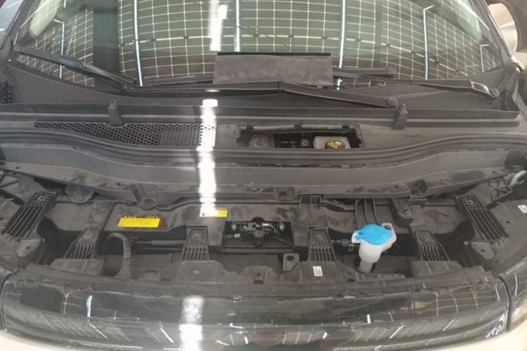 Used XPeng X9 2024 702 Ultra-Long Range Max Engine Bay