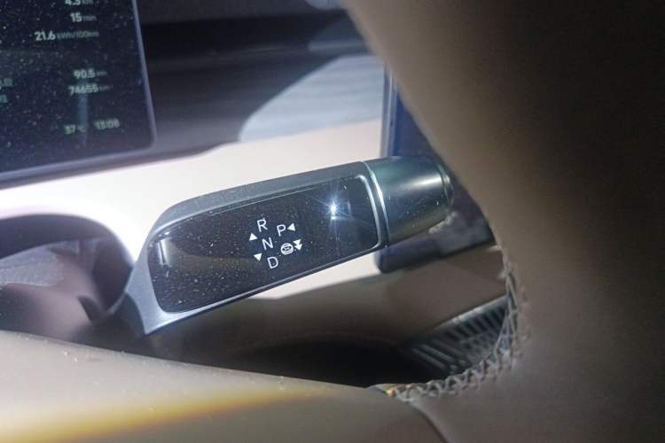 Used XPeng X9 2024 640 All-Wheel Drive High-Performance Max Gear Lever