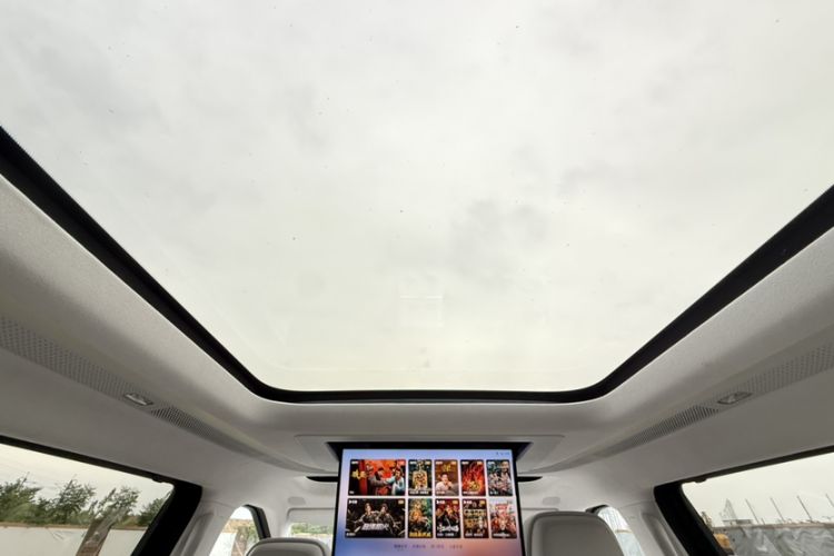 Used XPeng X9 2024 640 All-Wheel Drive High-Performance Max Headliner