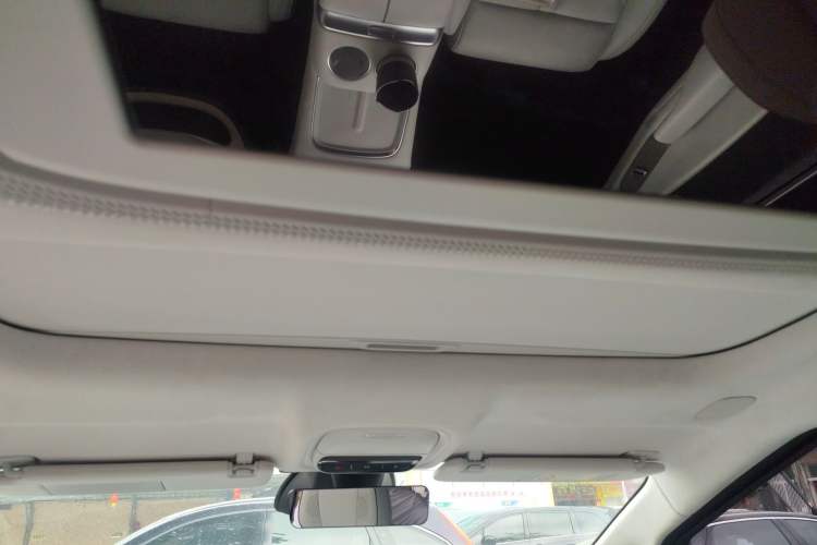 Used XPeng X9 2024 640 All-Wheel Drive High-Performance Max Headliner