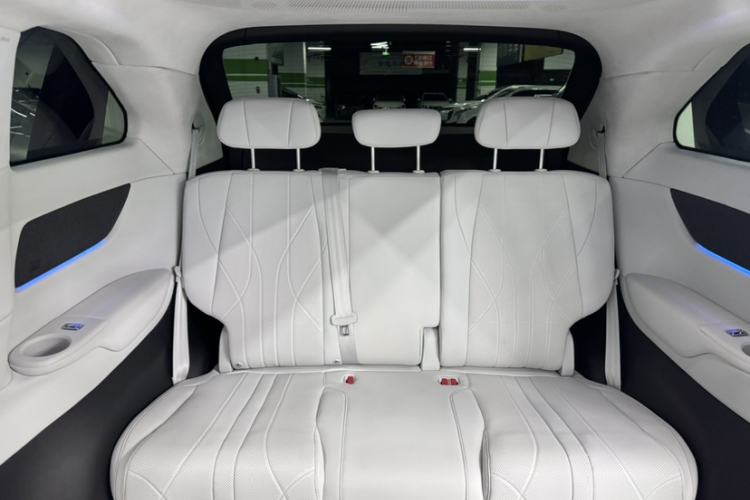 Used XPeng X9 2024 640 All-Wheel Drive High-Performance Max Interior 2