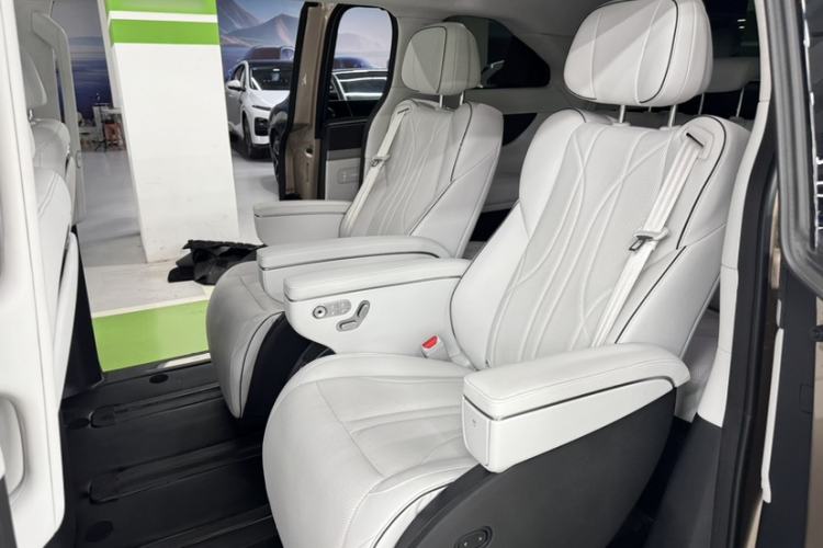 Used XPeng X9 2024 640 All-Wheel Drive High-Performance Max Interior 4