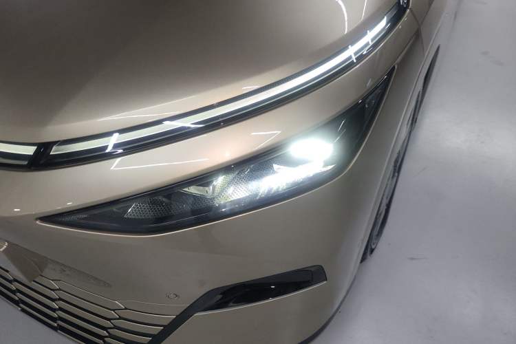 Used XPeng X9 2024 702 Ultra-Long Range Pro Left Front Headlight