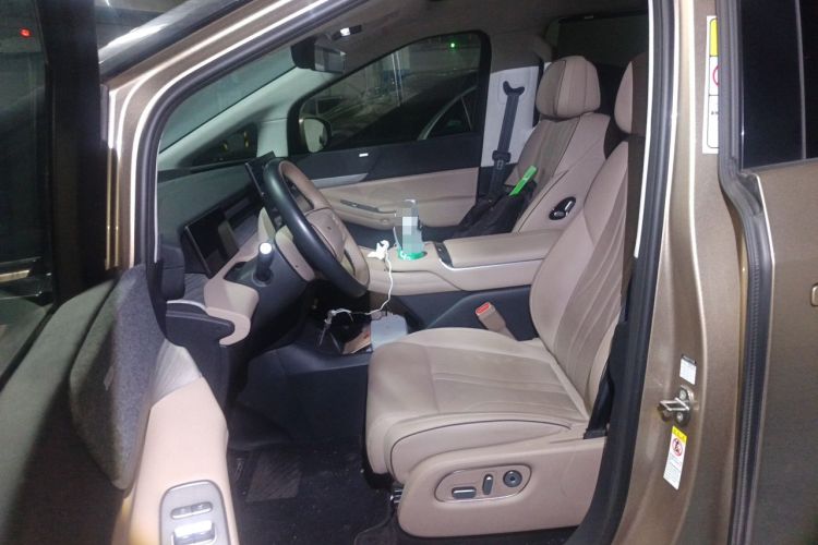 Used XPeng X9 2024 640 All-Wheel Drive High-Performance Max Left Front Seat