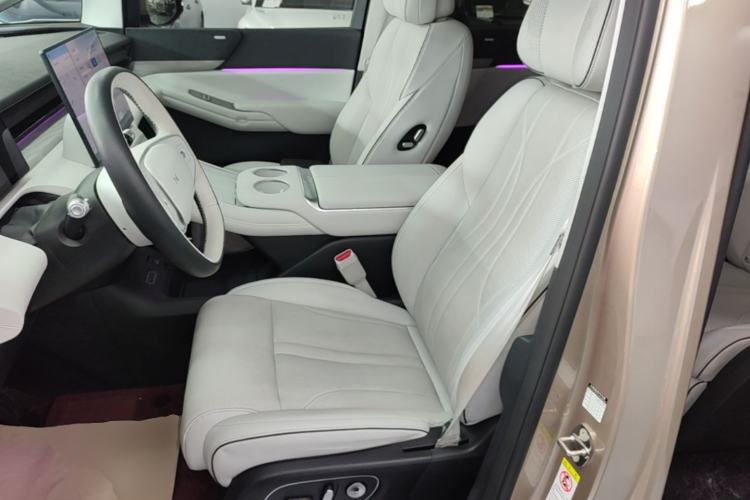 Used XPeng X9 2024 702 Ultra-Long Range Pro Left Front Seat