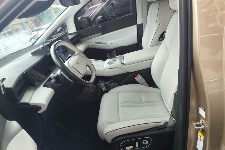 Used XPeng X9 2024 640 All-Wheel Drive High-Performance Max Left Front Seat