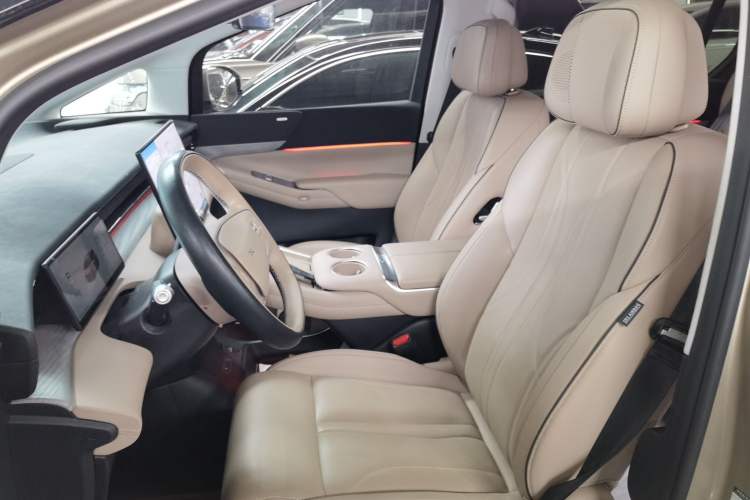Used XPeng X9 2024 702 Ultra-Long Range Pro Left Front Seat