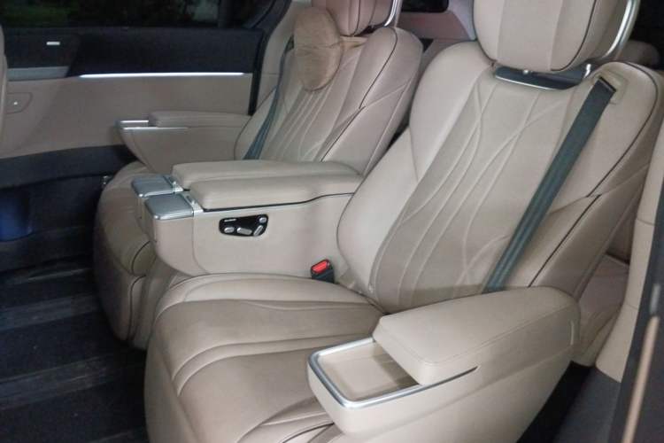 Used XPeng X9 2024 702 Ultra-Long Range Pro Left Rear Seat