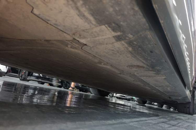 Used XPeng X9 2024 702 Ultra-Long Range Pro Left Side Sill
