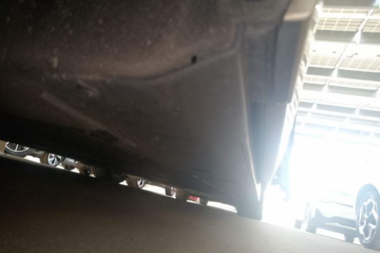 Used XPeng X9 2024 702 Ultra-Long Range Max Left Side Sill