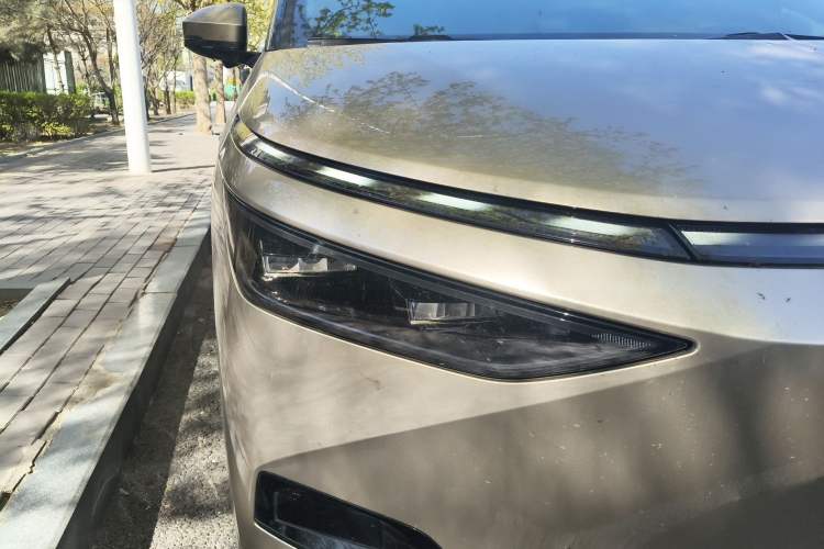 Used XPeng X9 2024 702 Ultra-Long Range Pro Right Front Headlight