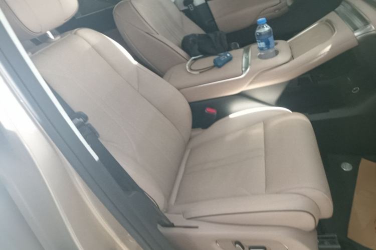 Used XPeng X9 2024 702 Ultra-Long Range Max Right Front Seat