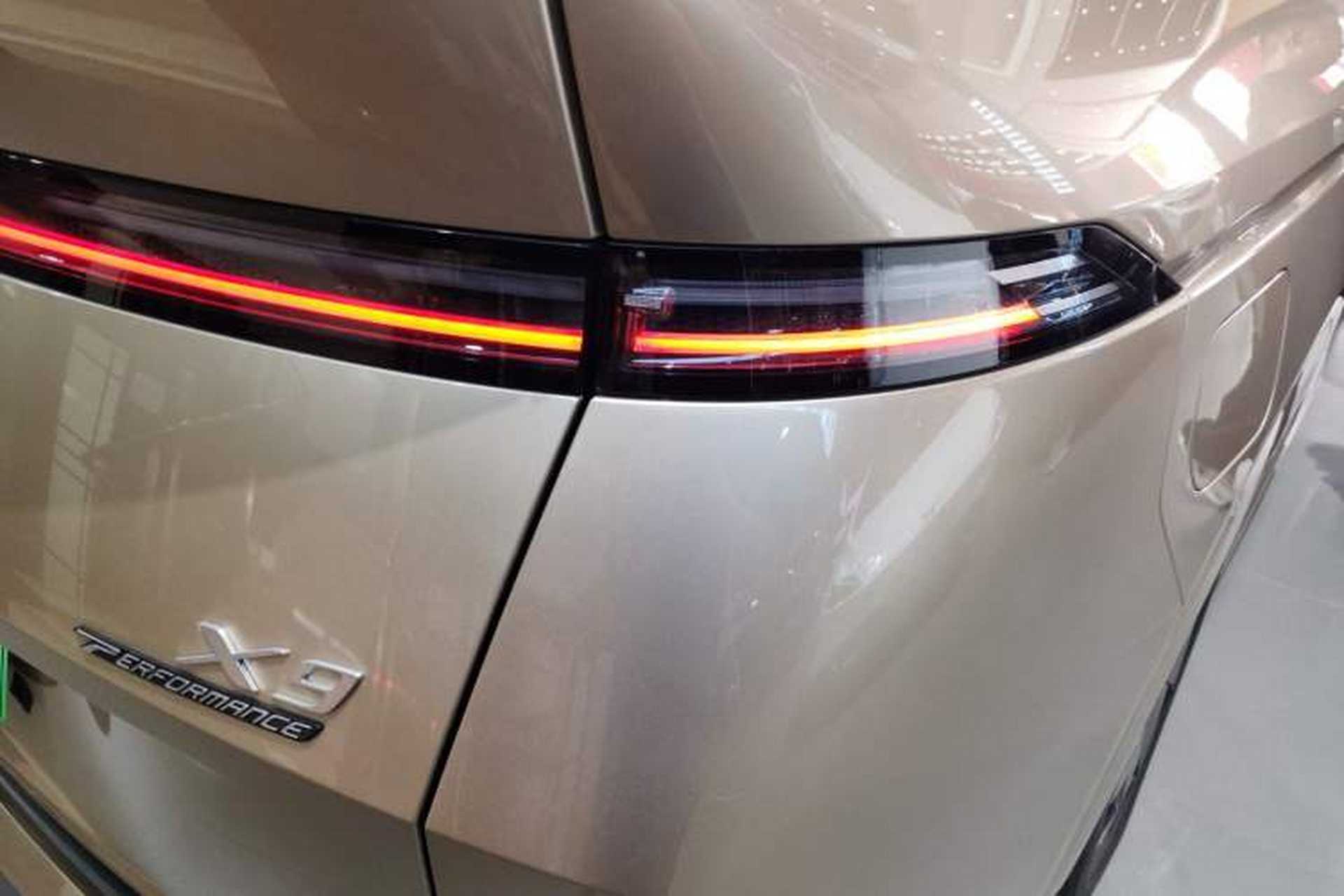 Used XPeng X9 2024 640 All-Wheel Drive High-Performance Max Right Rear Taillight