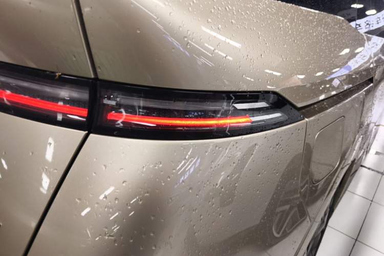 Used XPeng X9 2024 640 All-Wheel Drive High-Performance Max Right Rear Taillight