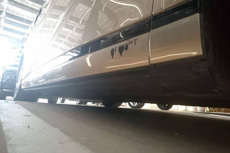 Used XPeng X9 2024 702 Ultra-Long Range Max Right Side Sill