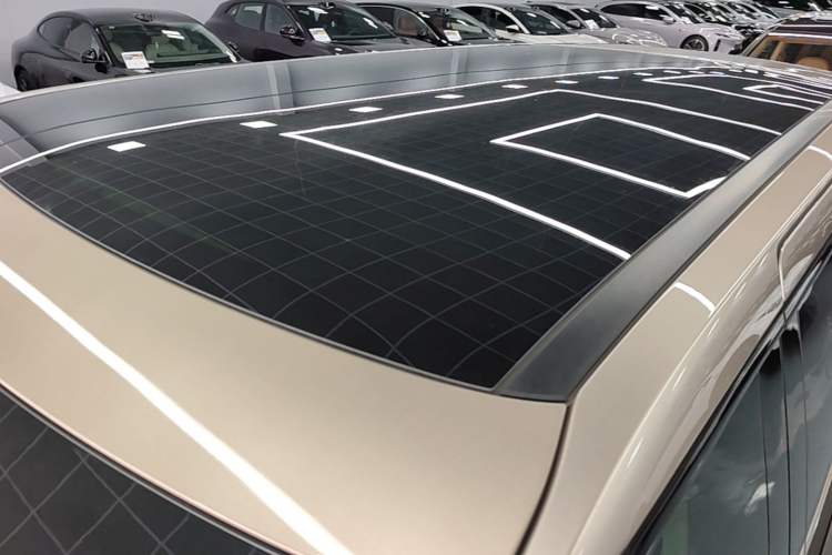Used XPeng X9 2024 702 Ultra-Long Range Pro Roof