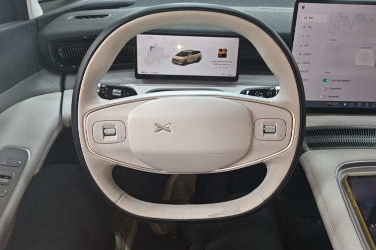 Used XPeng X9 2024 702 Ultra-Long Range Max Steering Wheel