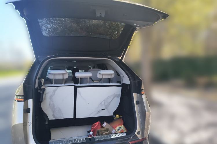 Used XPeng X9 2024 702 Ultra-Long Range Pro Trunk