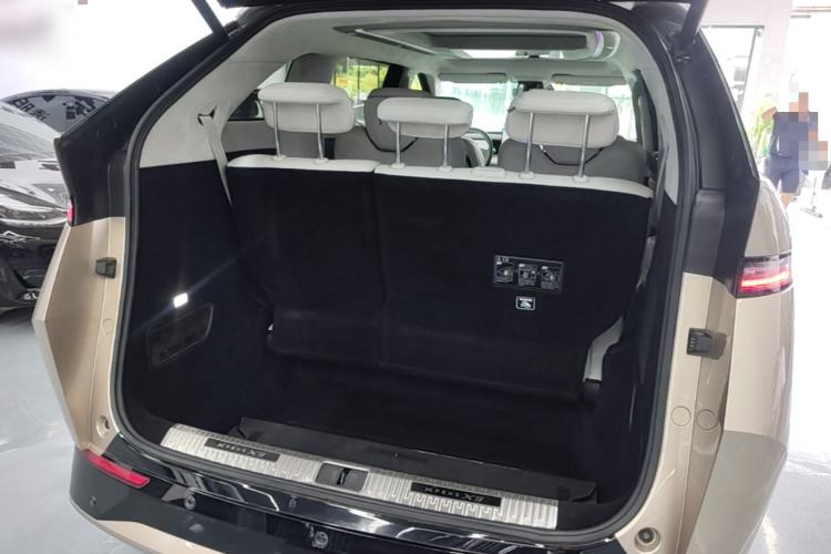 Used XPeng X9 2024 702 Ultra-Long Range Pro Trunk
