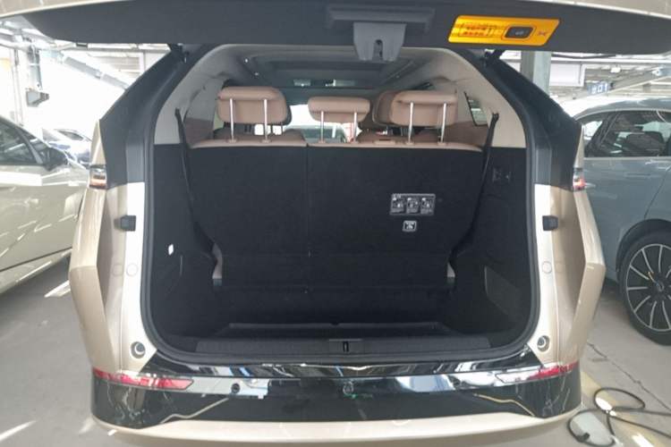 Used XPeng X9 2024 702 Ultra-Long Range Max Trunk
