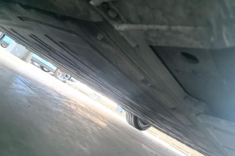Used XPeng X9 2025 740 Ultra-Long Range Max Chassis Front Left