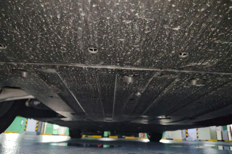 Used XPeng X9 2025 650 Long-Range Max Chassis Front